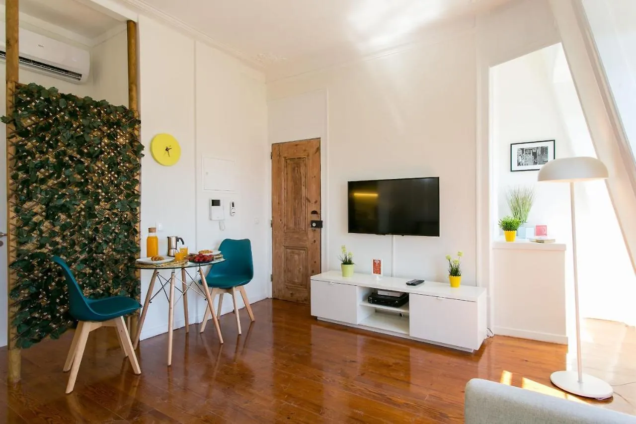 Apartamento Photographers Attic W Stunning View In Alcantara Lisboa