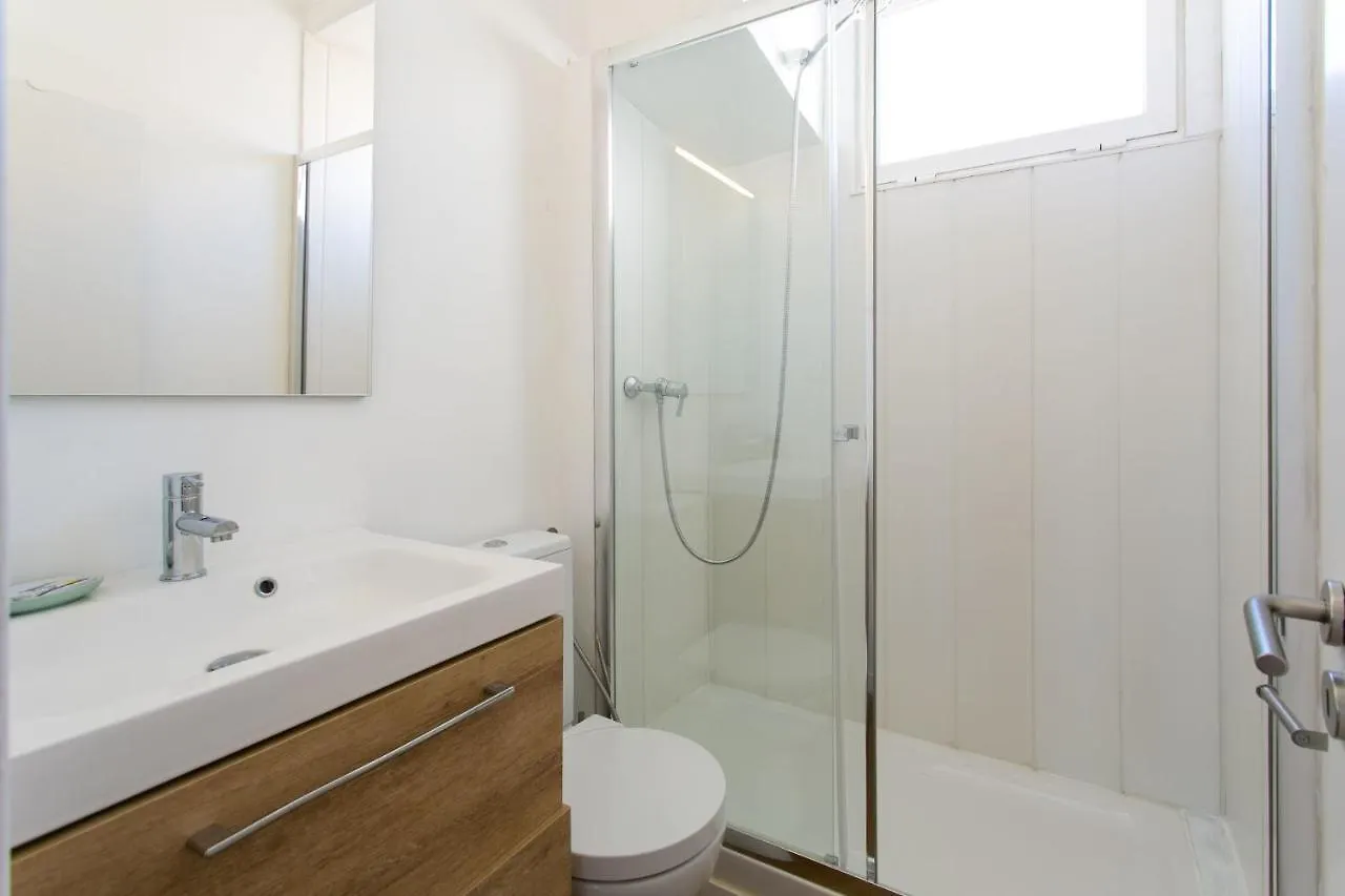 Apartamento Photographers Attic W Stunning View In Alcantara Lisboa Portugal