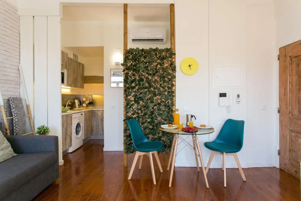 Apartamento Photographers Attic W Stunning View In Alcantara Lisboa Portugal